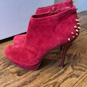 Size 7 Gold-Studded Red Booties